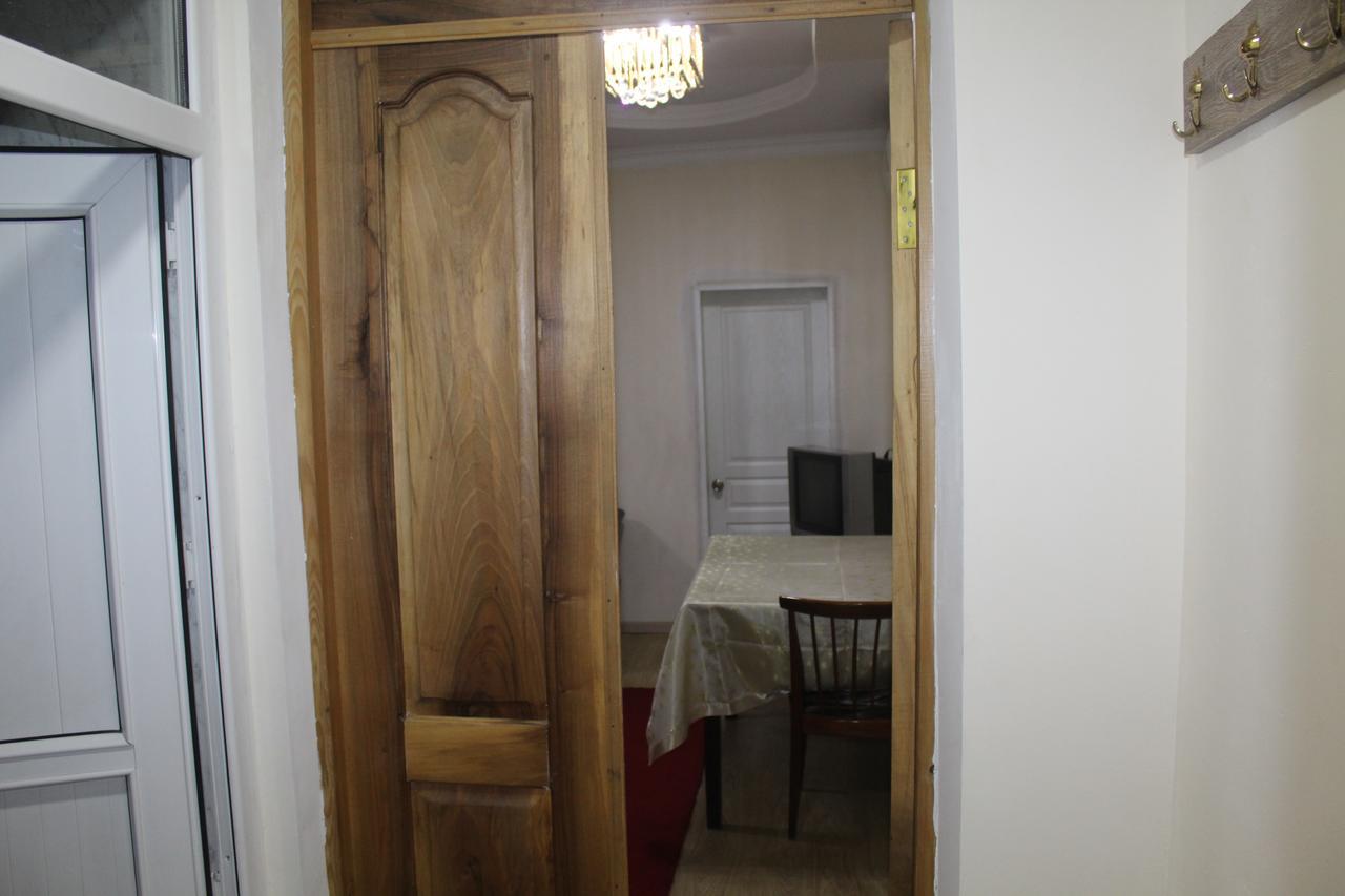 Apartment On Saakadze Batumi Ngoại thất bức ảnh